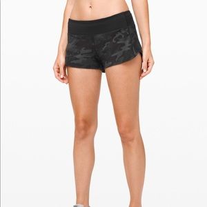 Black Camo lululemon speed up shorts 2.5